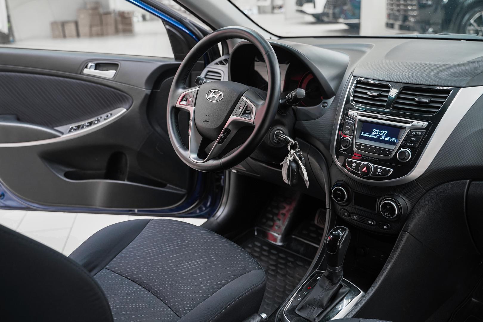 Hyundai Solaris 2016, синий, ДЦ Орехово