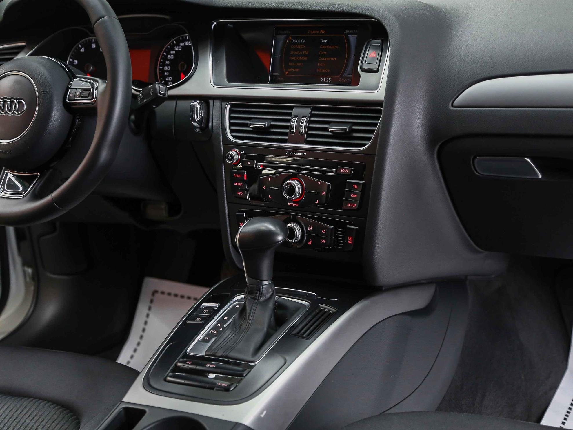 Audi A4 2013, белый, ДЦ Орехово