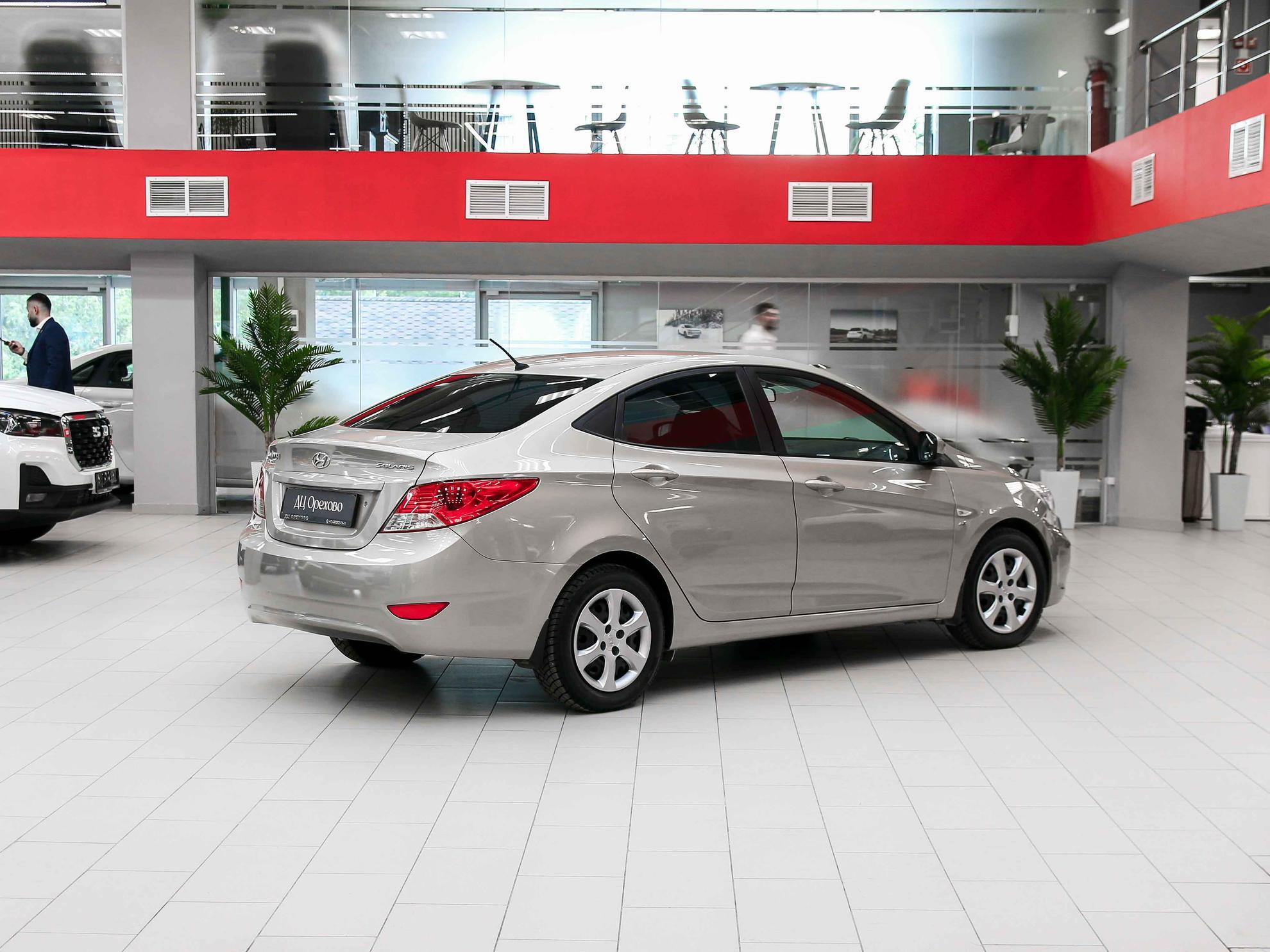 Hyundai Solaris 2013, бежевый, ДЦ Орехово