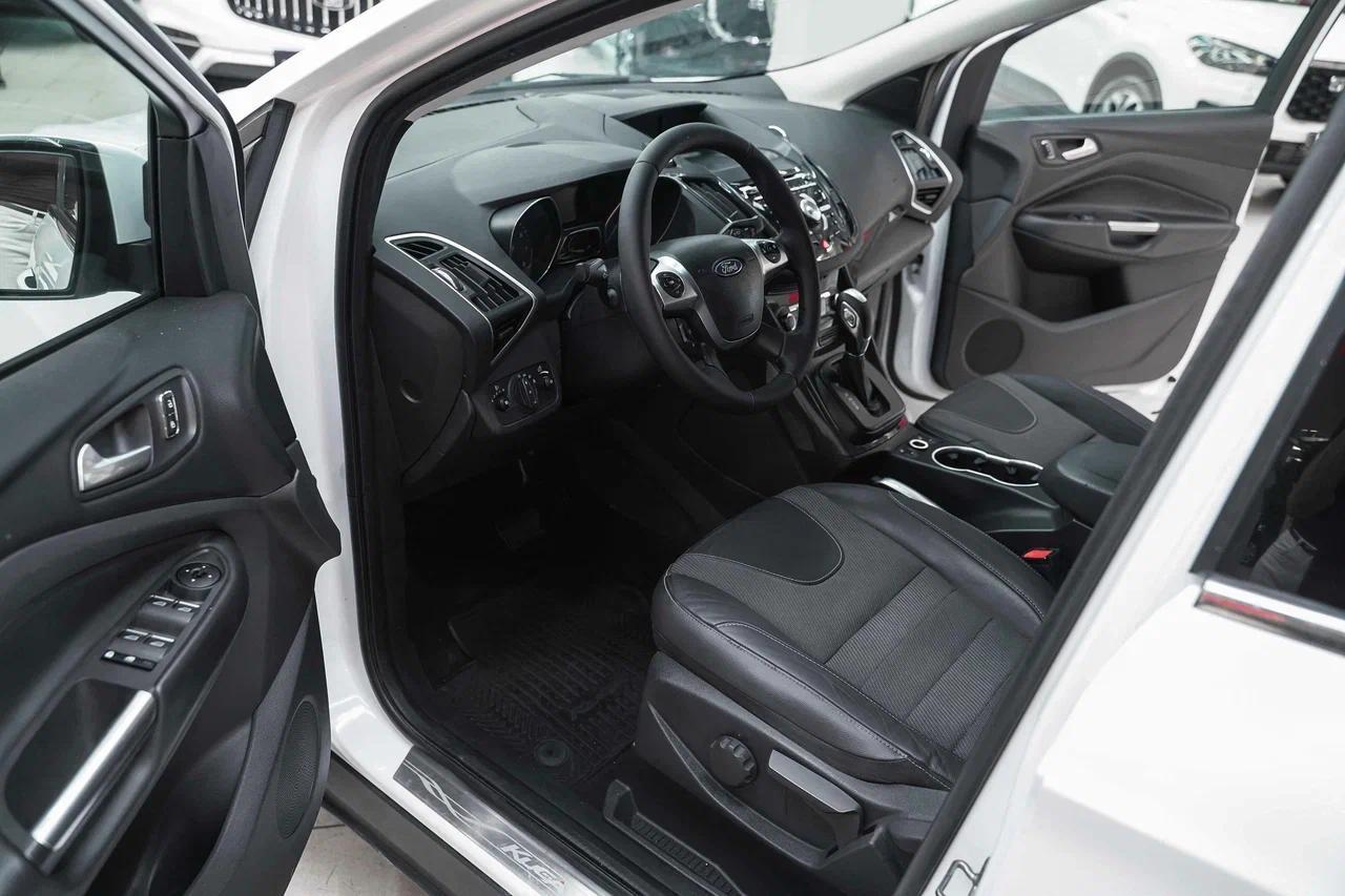Ford Kuga 2015, белый, ДЦ Орехово