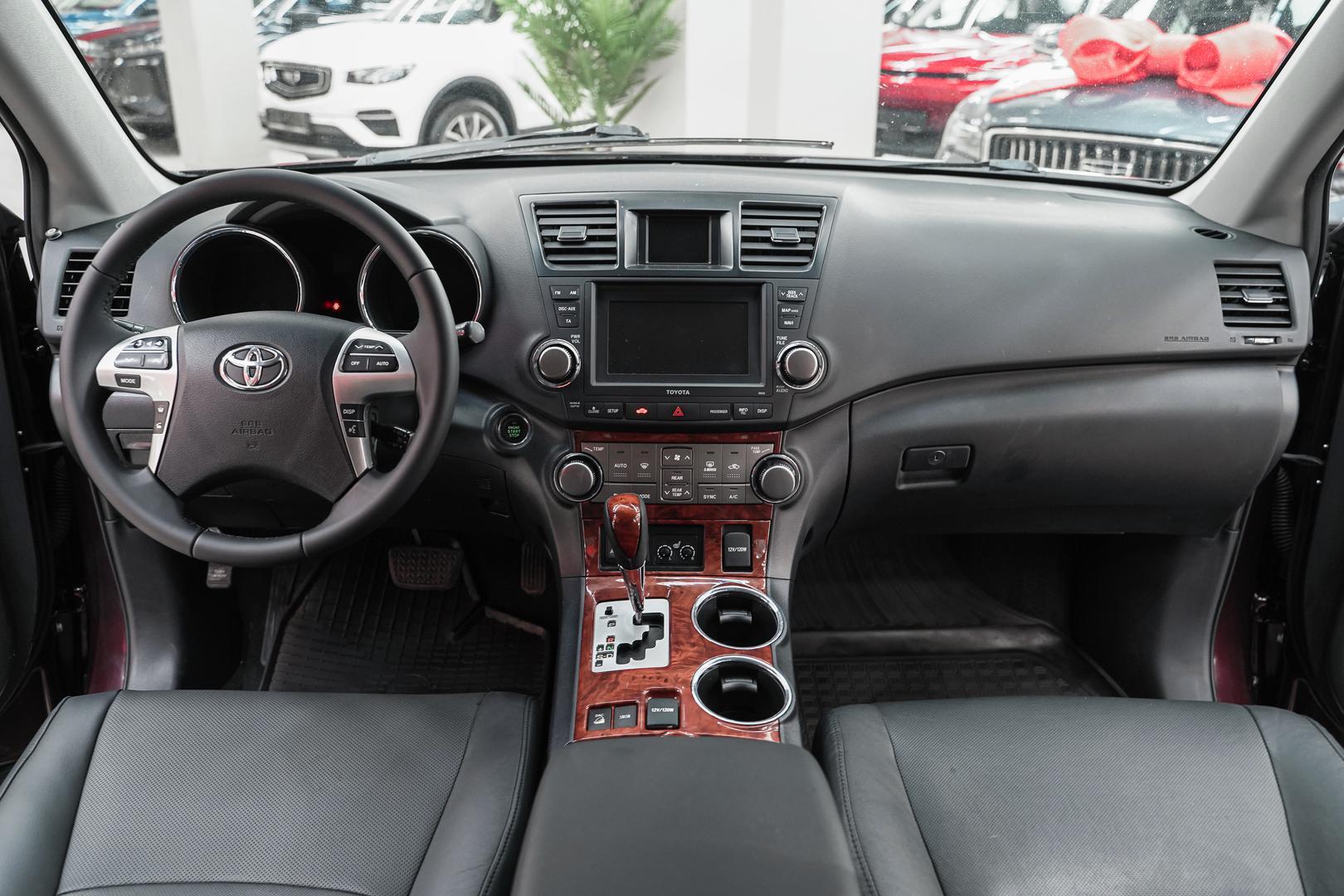 Toyota Highlander 2012, пурпурный, ДЦ Орехово
