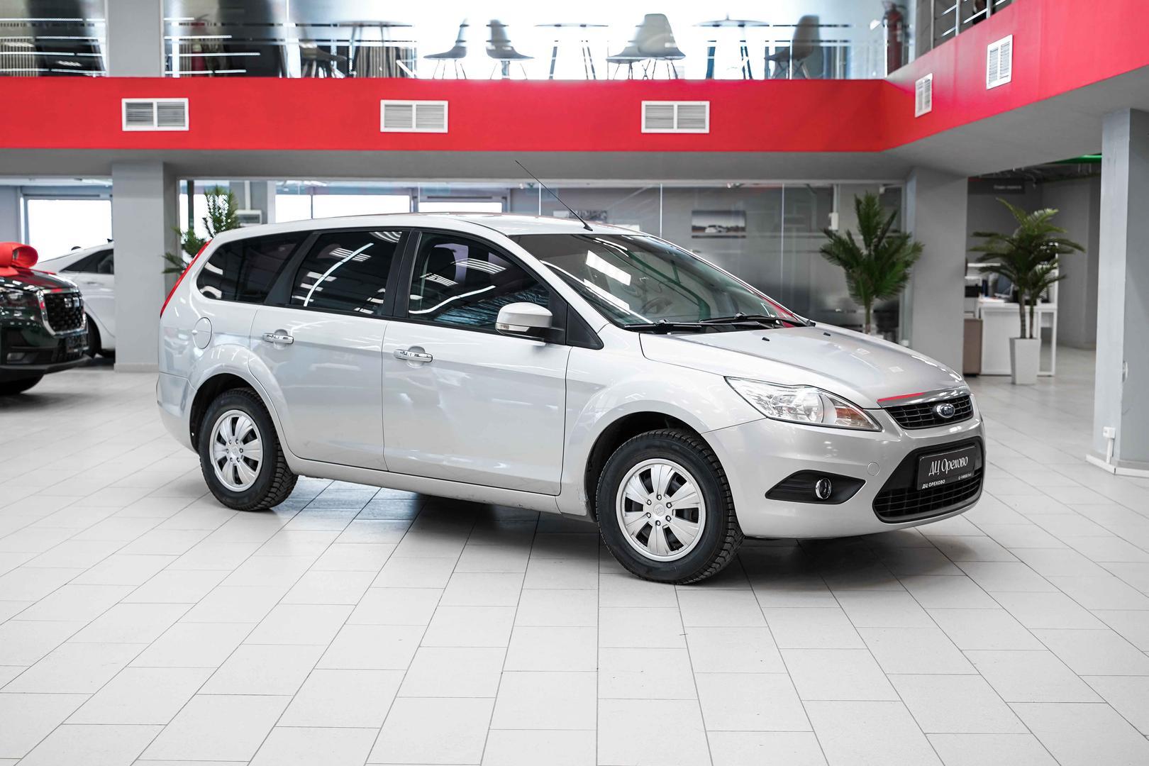 Ford Focus 2011, серебряный, ДЦ Орехово