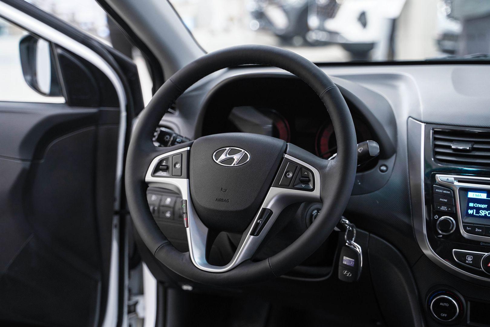 Hyundai Solaris 2014, белый, ДЦ Орехово