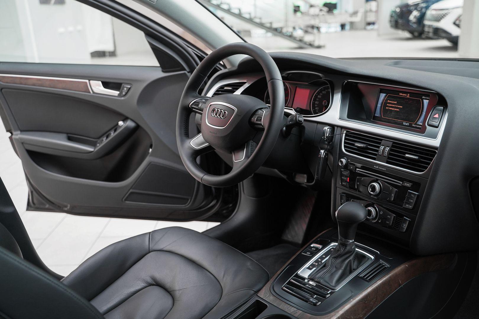 Audi A4 2015, черный, ДЦ Орехово