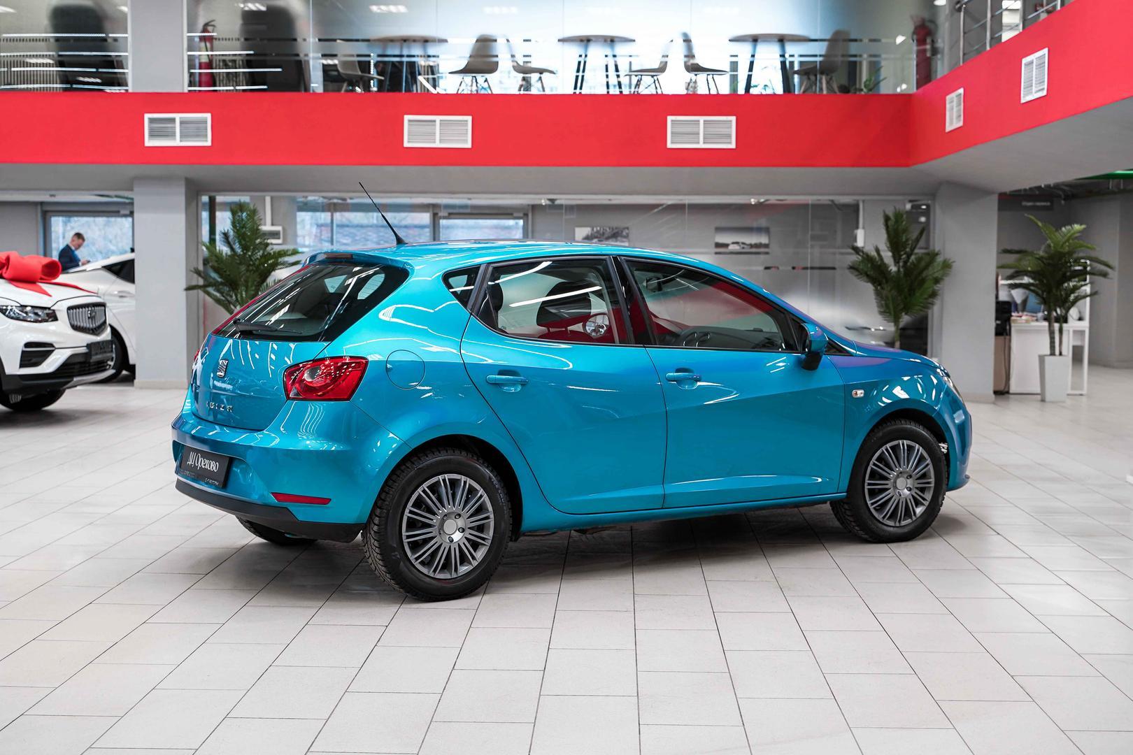 Seat Ibiza 2013, голубой, ДЦ Орехово