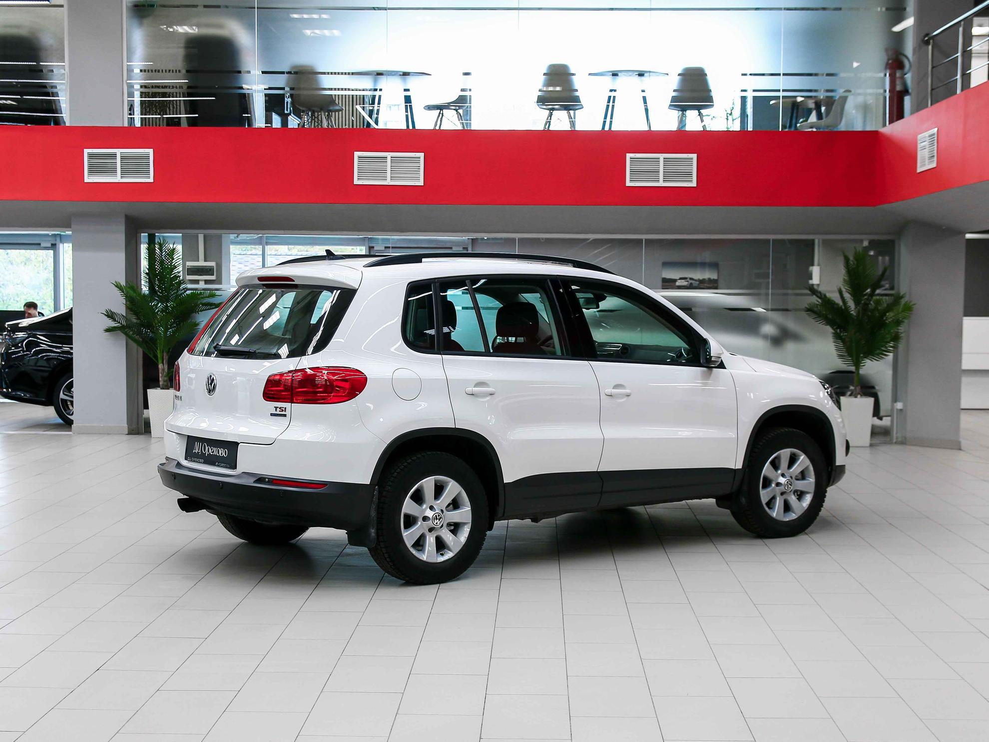 Volkswagen Tiguan 2013, серый, ДЦ Орехово