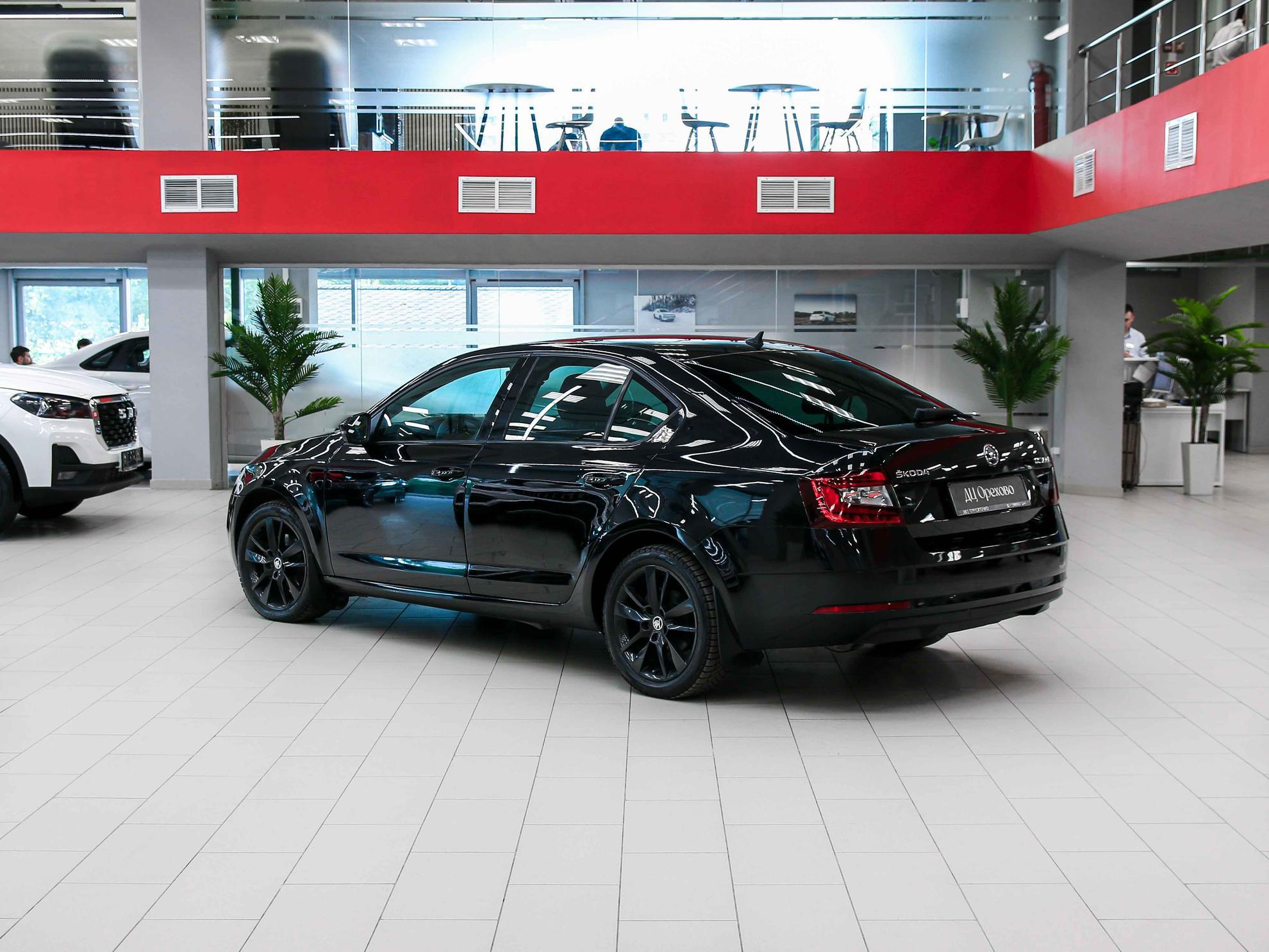 Skoda Octavia 2018, черный, ДЦ Орехово