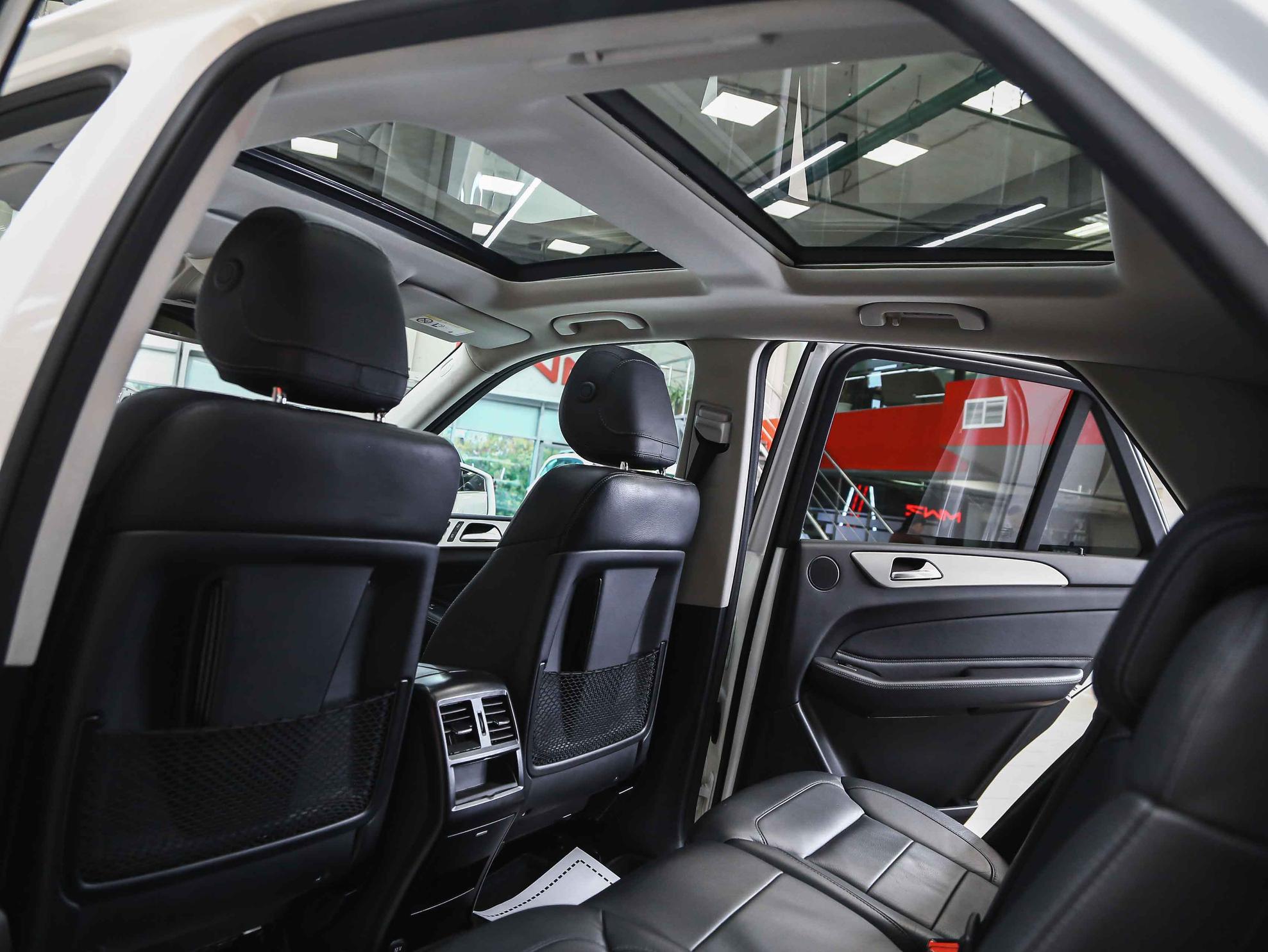 Mercedes-Benz GLE 2016, белый, ДЦ Орехово