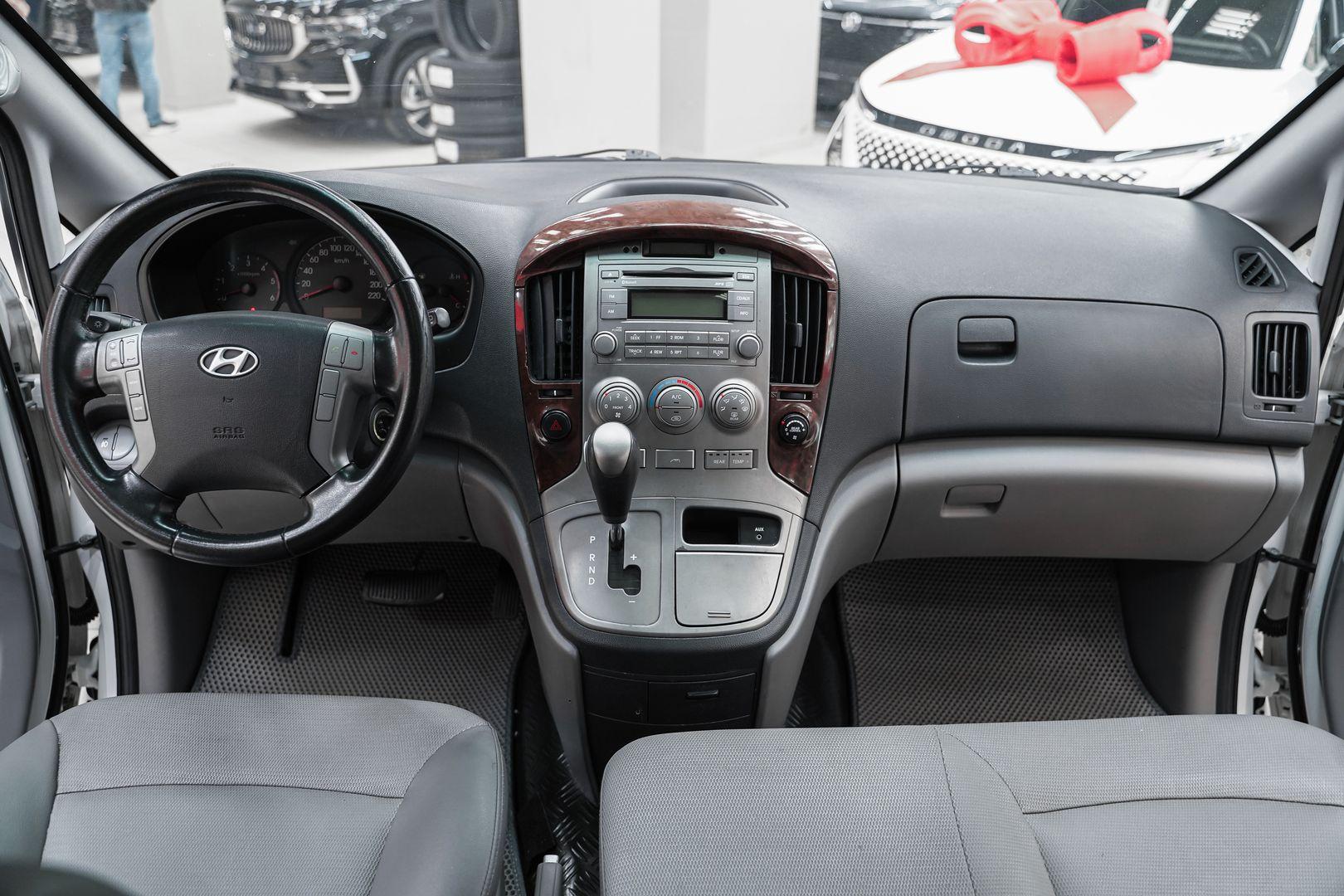 Hyundai Grand Starex 2011, белый, ДЦ Орехово
