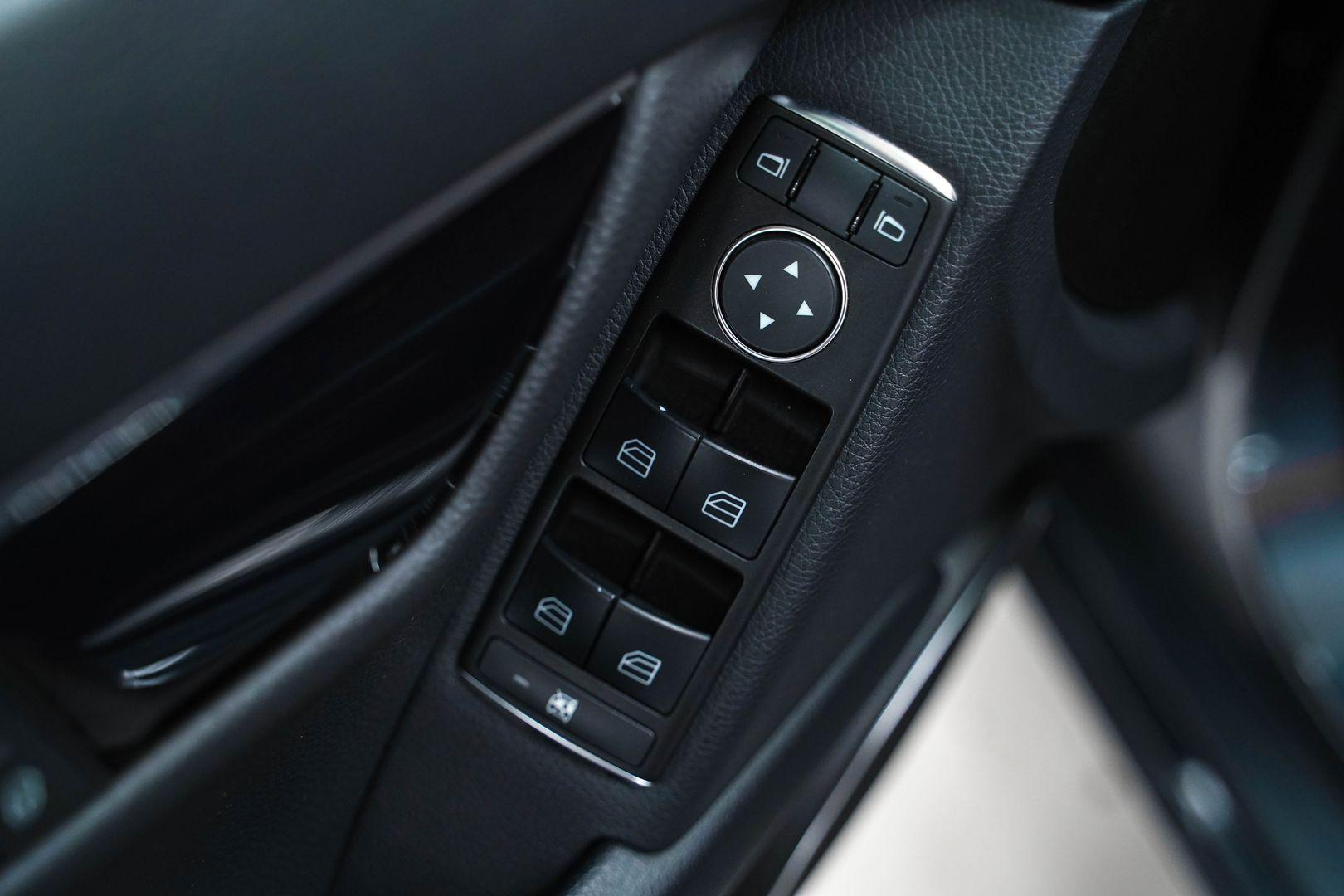 Mercedes-Benz C-Класс 2013, серый, ДЦ Орехово