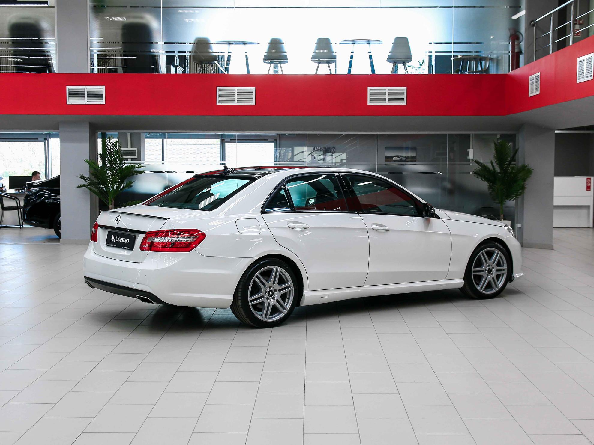 Mercedes-Benz E-Класс 2012, белый, ДЦ Орехово