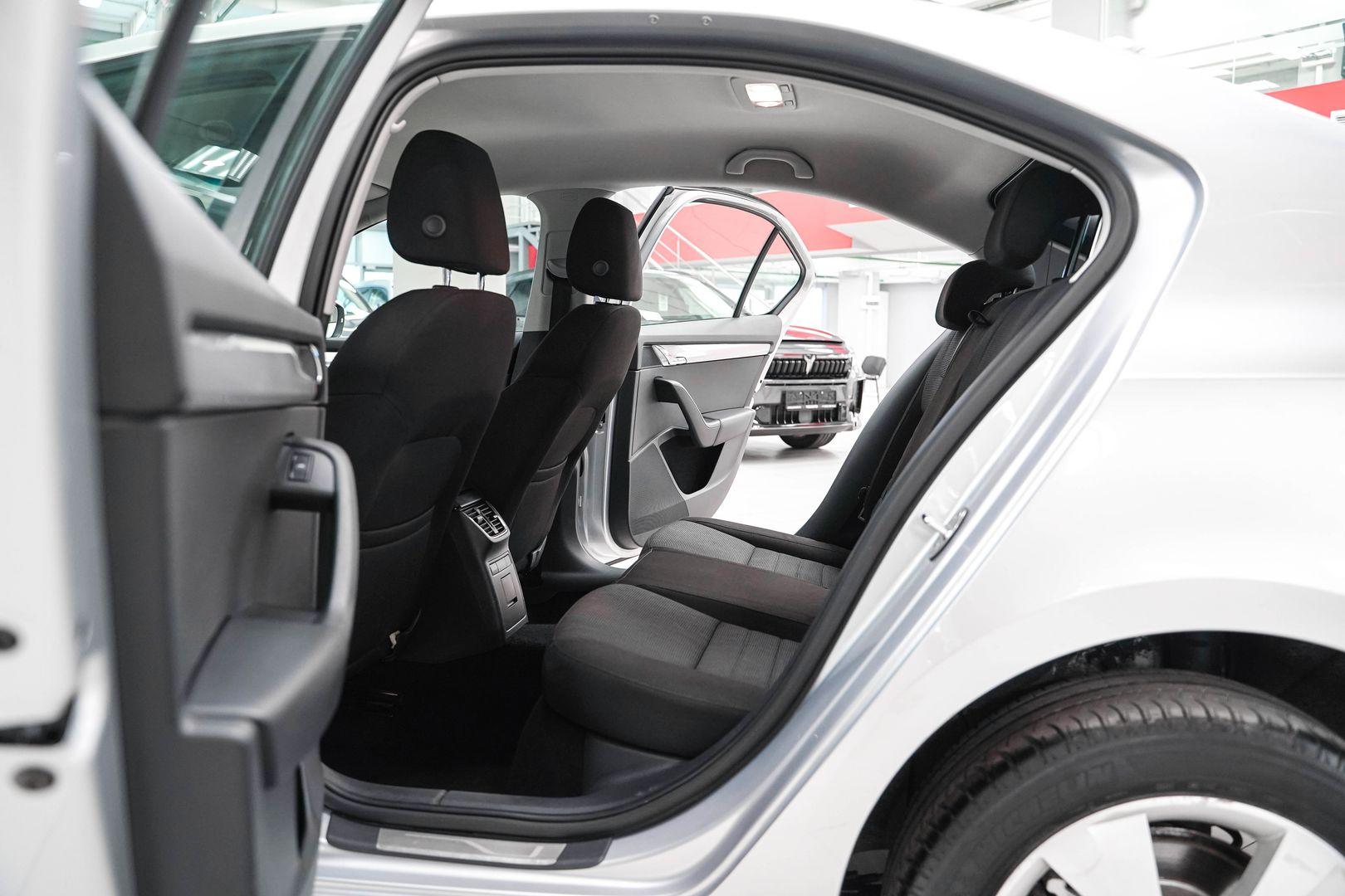 Skoda Octavia 2013, серебряный, ДЦ Орехово