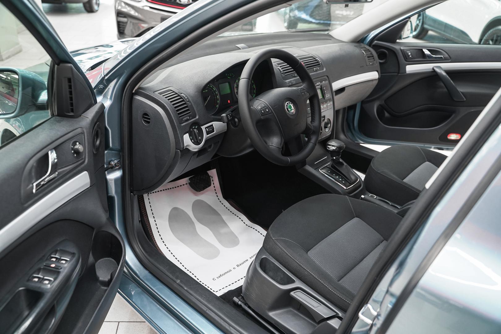 Skoda Octavia 2008, синий, ДЦ Орехово