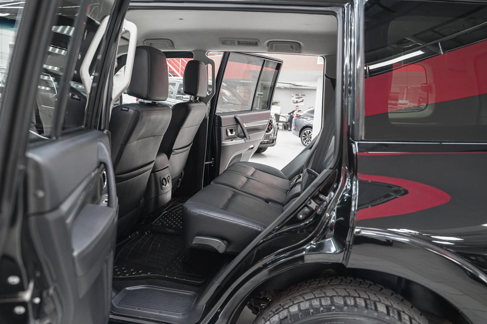 Mitsubishi Pajero 2012, черный, ДЦ Орехово