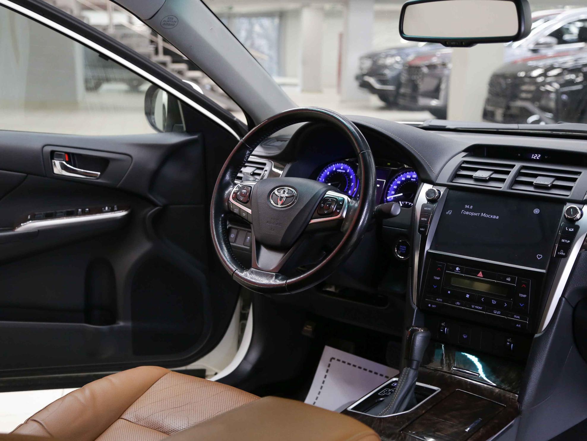Toyota Camry 2017, белый, ДЦ Орехово