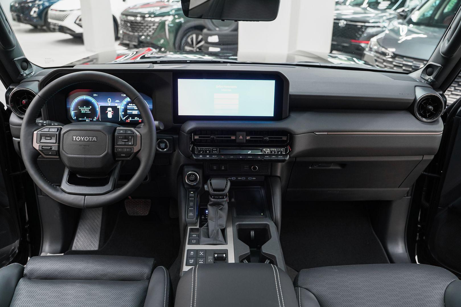 Toyota Land Cruiser Prado 2025, черный, ДЦ Орехово