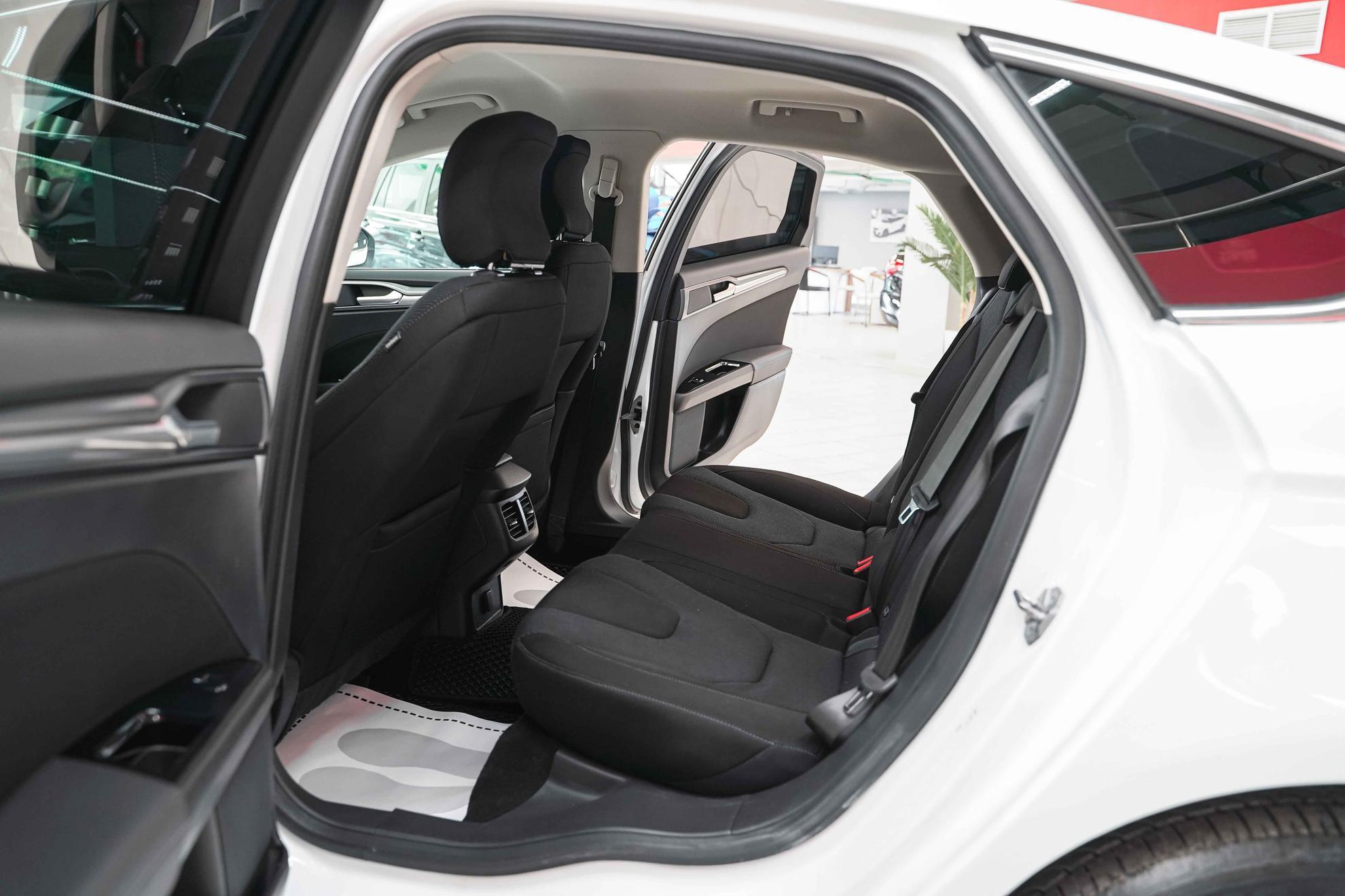 Ford Mondeo 2015, белый, ДЦ Орехово