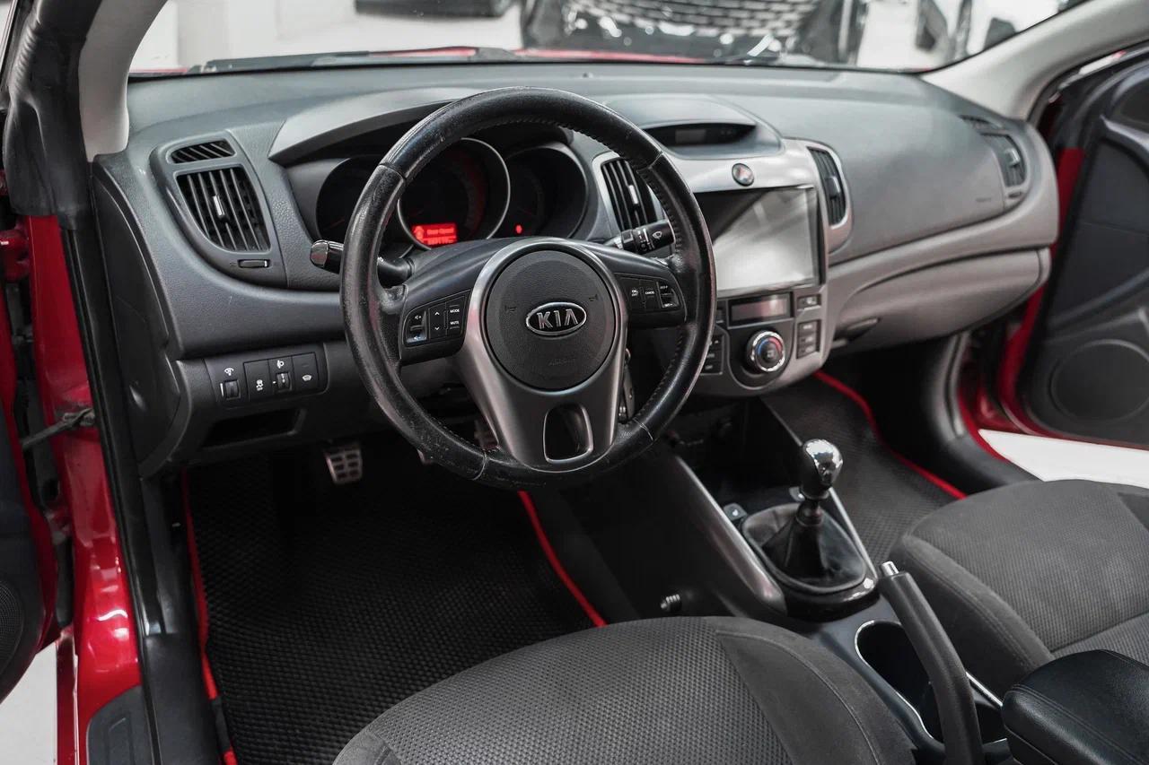 Kia Cerato 2011, красный, ДЦ Орехово