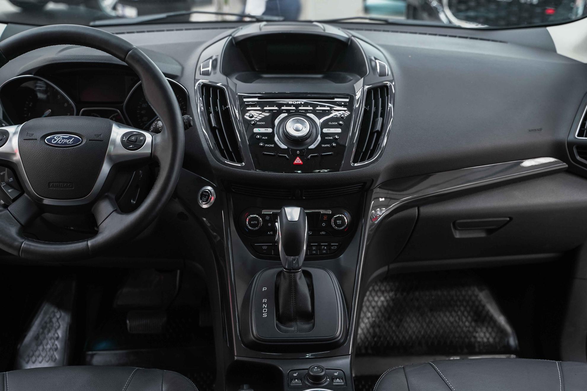 Ford Kuga 2016, черный, ДЦ Орехово