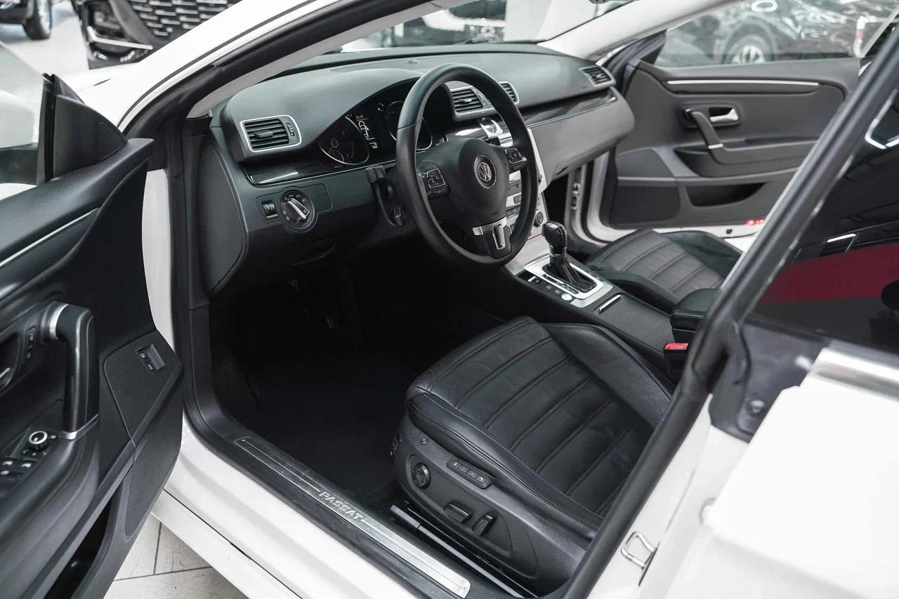 Volkswagen Passat CC 2012, белый, ДЦ Орехово