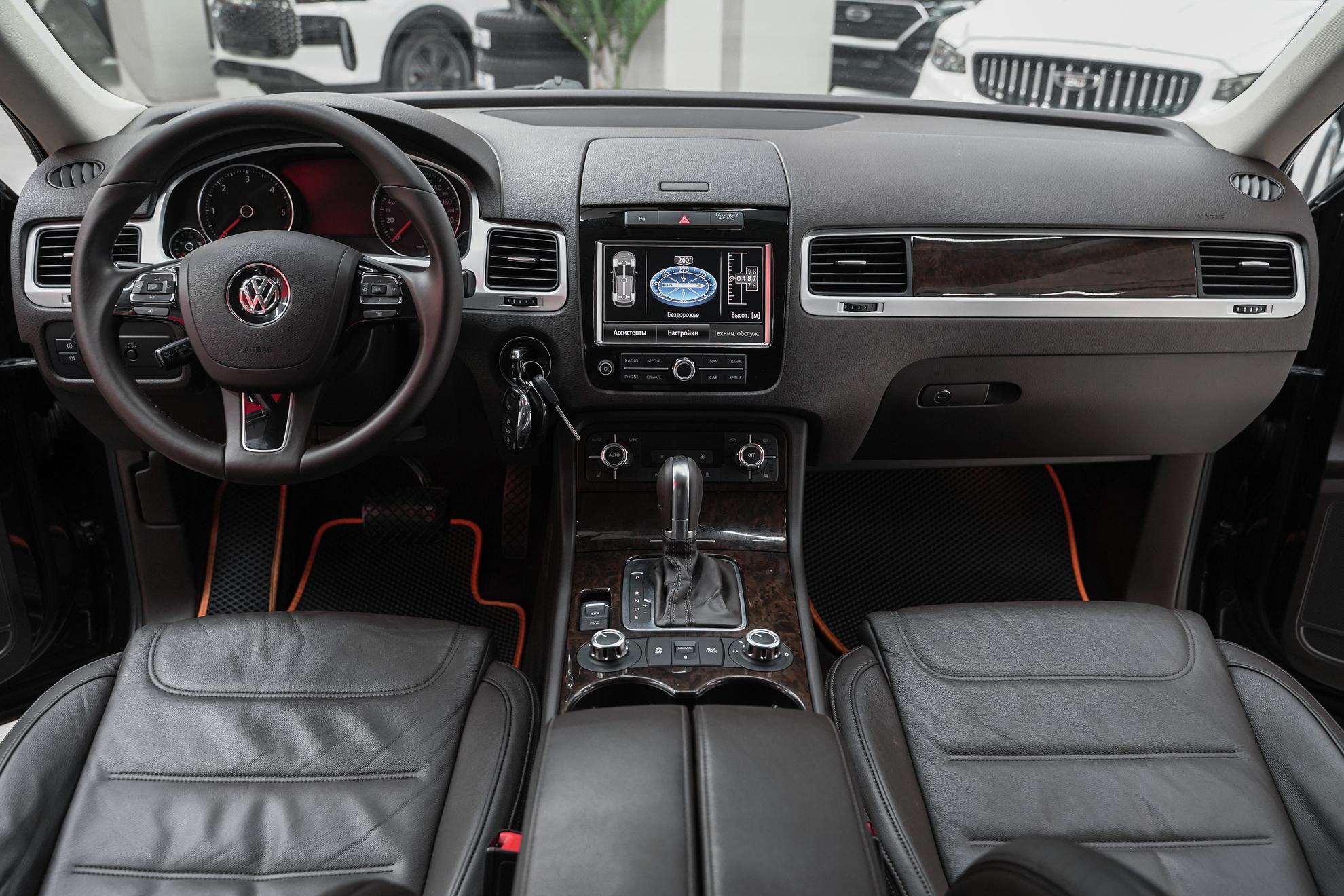 Volkswagen Touareg 2012, черный, ДЦ Орехово