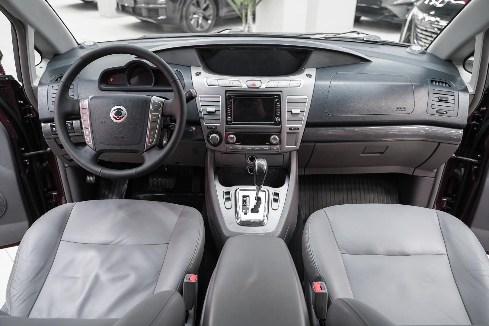 SsangYong Stavic 2014, пурпурный, ДЦ Орехово