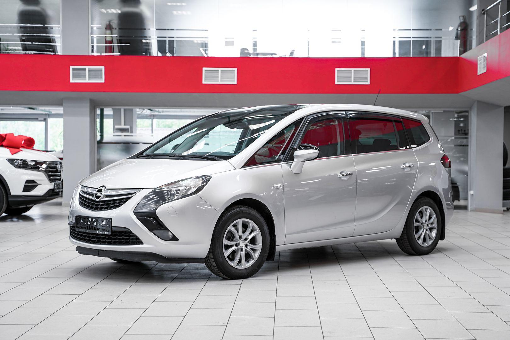 Opel Zafira 2013, серебряный, ДЦ Орехово