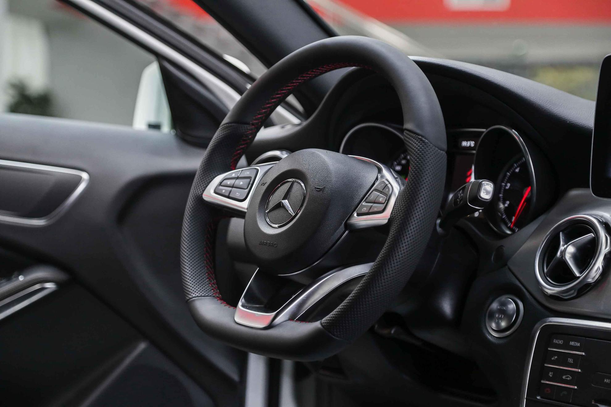 Mercedes-Benz GLA 2018, белый, ДЦ Орехово