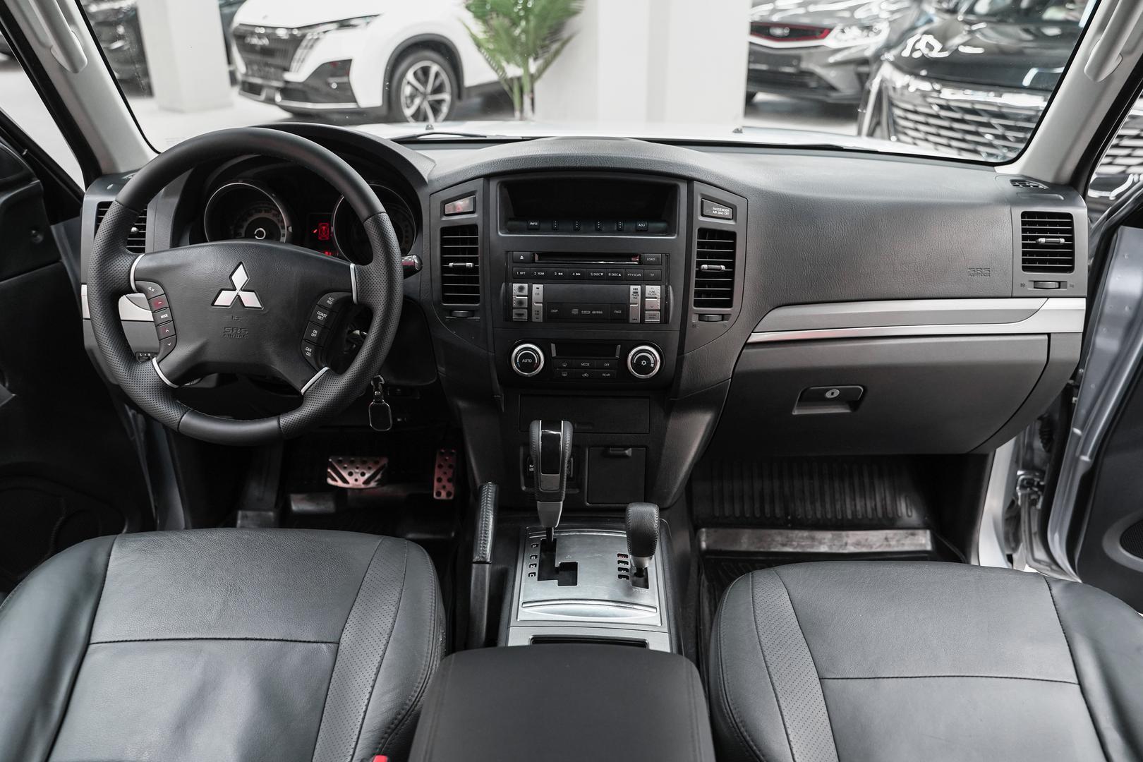 Mitsubishi Pajero 2011, серебряный, ДЦ Орехово