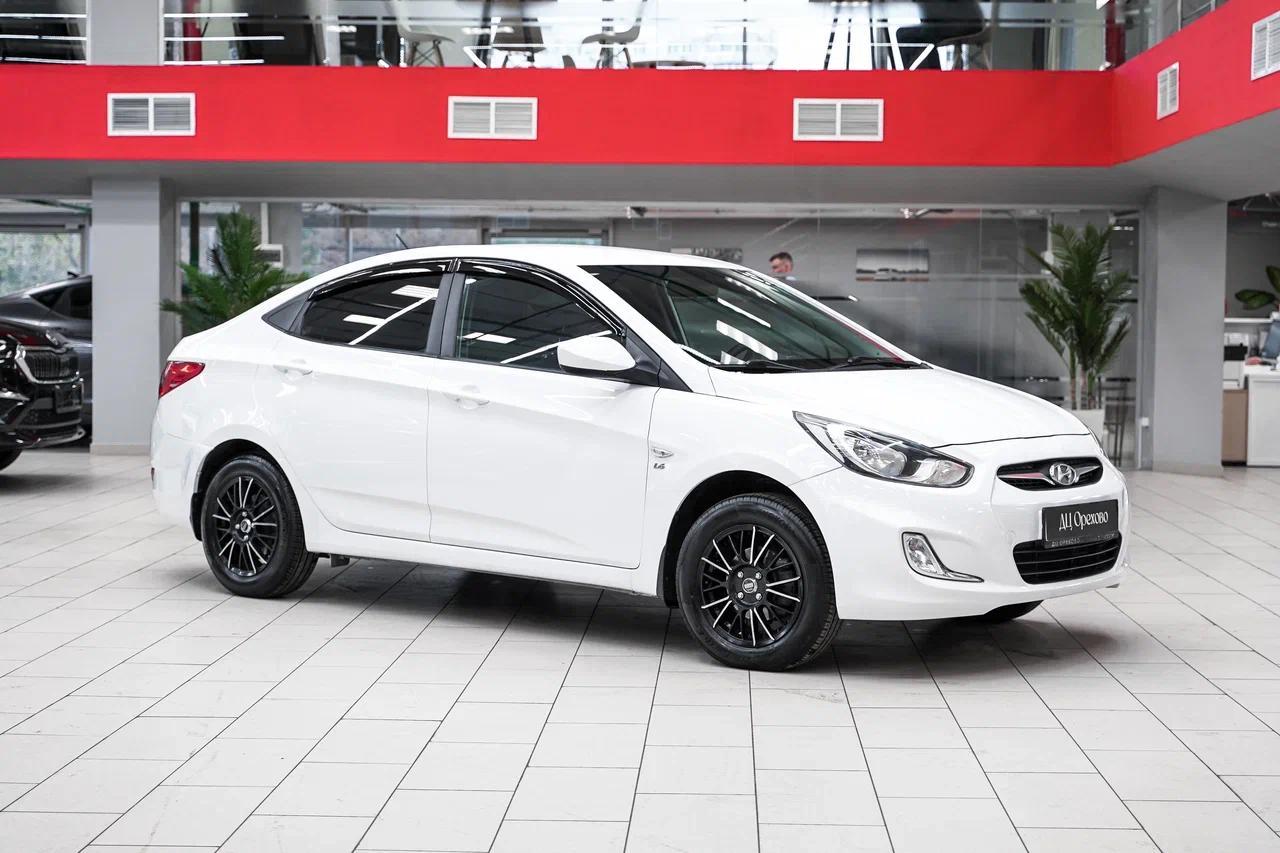Hyundai Solaris 2012, белый, ДЦ Орехово