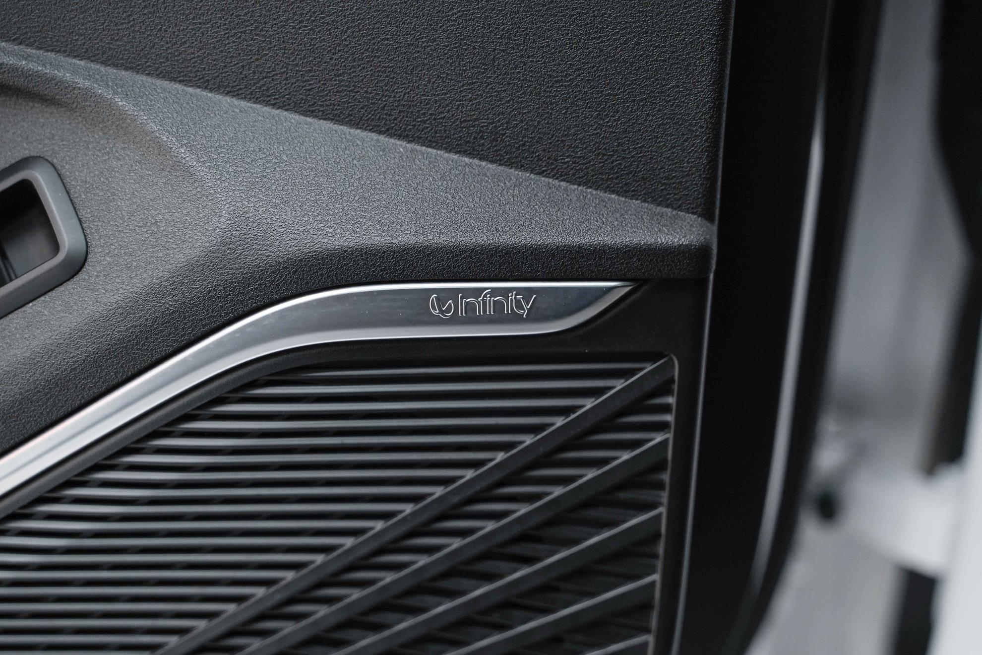 Geely Monjaro 2023, белый, ДЦ Орехово