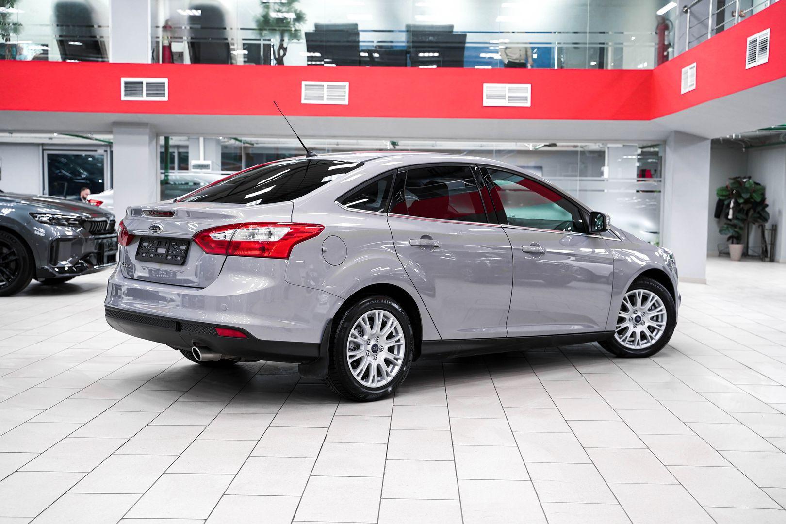 Ford Focus 2012, серый, ДЦ Орехово