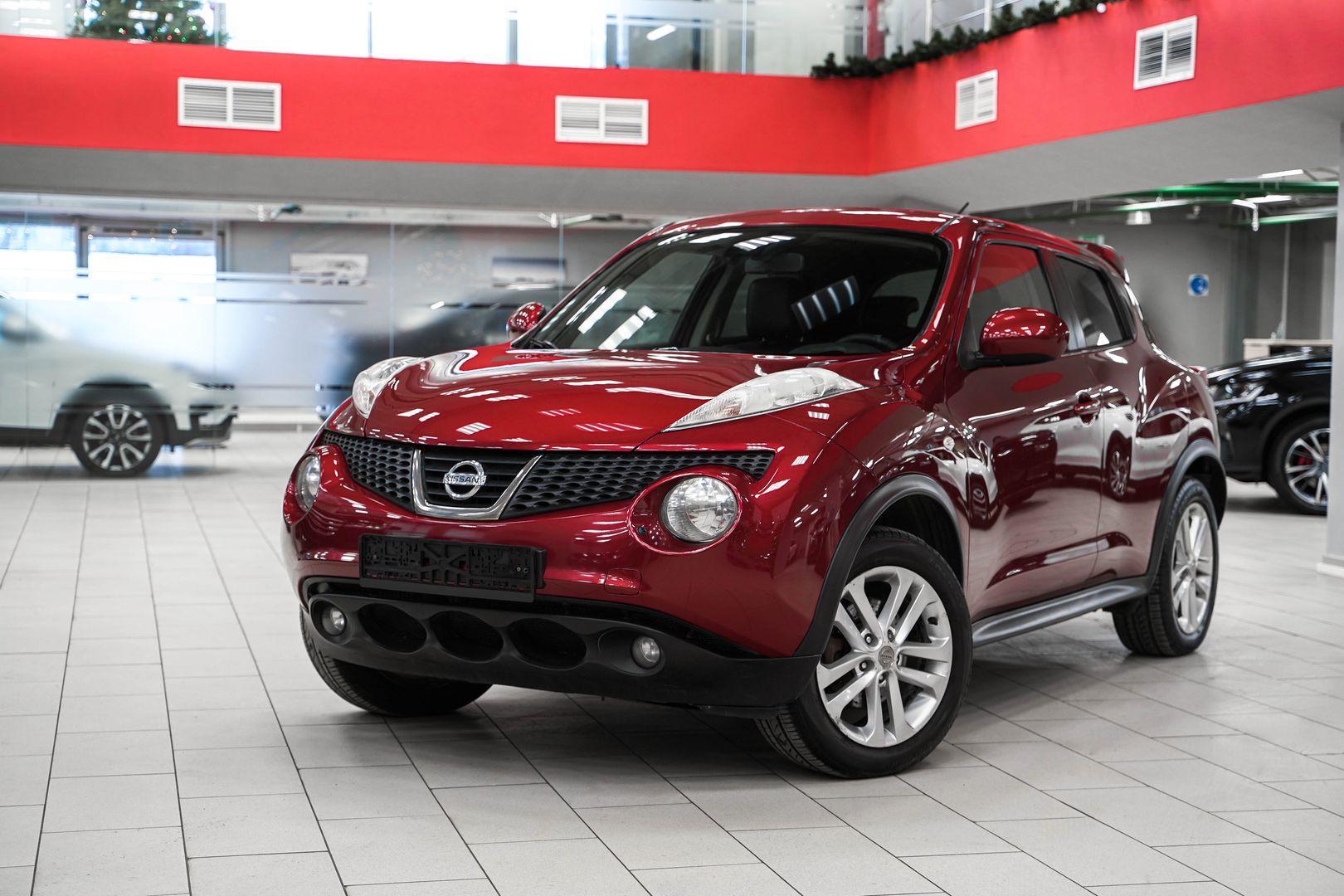 Nissan Juke 2011, красный, ДЦ Орехово