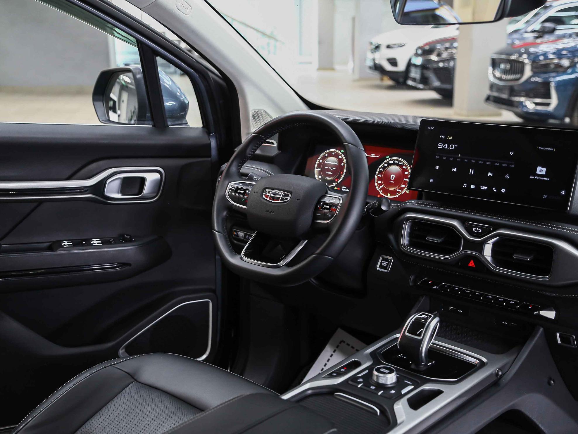 Geely Okavango 2023, серый, ДЦ Орехово