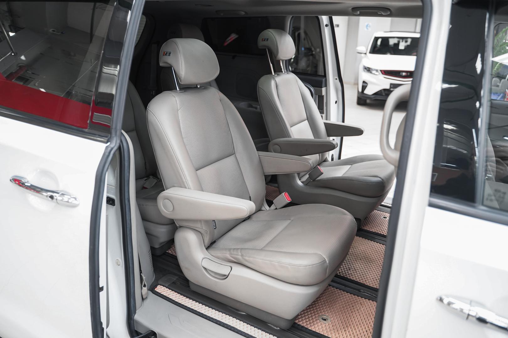 Kia Carnival 2019, белый, ДЦ Орехово