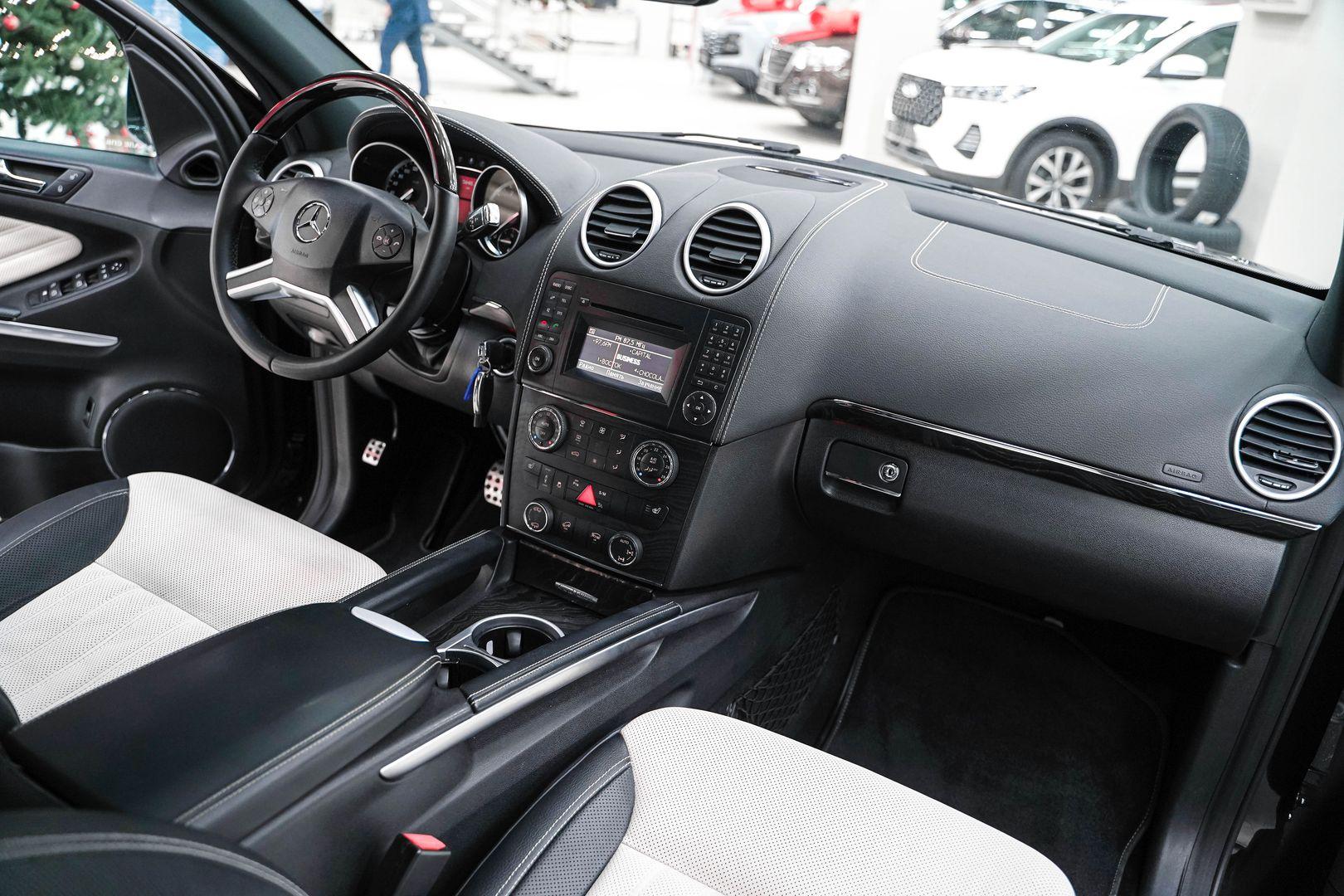Mercedes-Benz GL-Класс 2012, черный, ДЦ Орехово