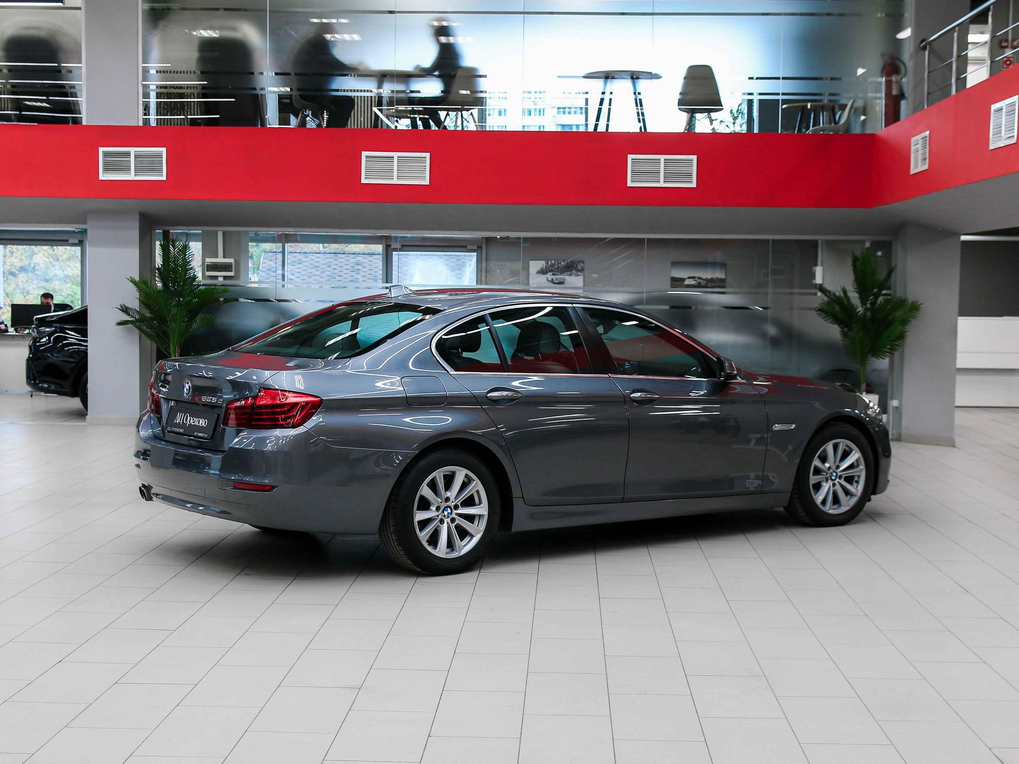 BMW 5 серии 2013, серый, ДЦ Орехово
