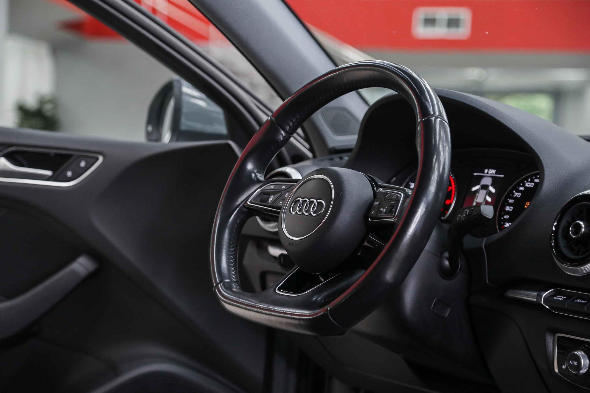 Audi A3 2018, серый, ДЦ Орехово
