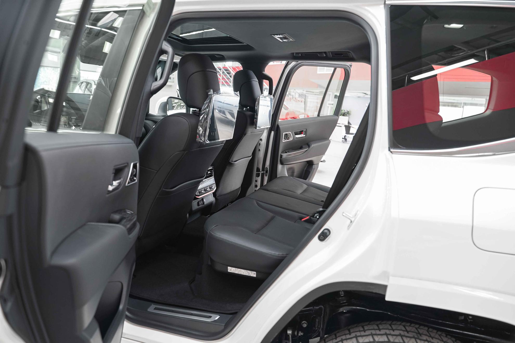 Toyota Land Cruiser 2026, белый, ДЦ Орехово