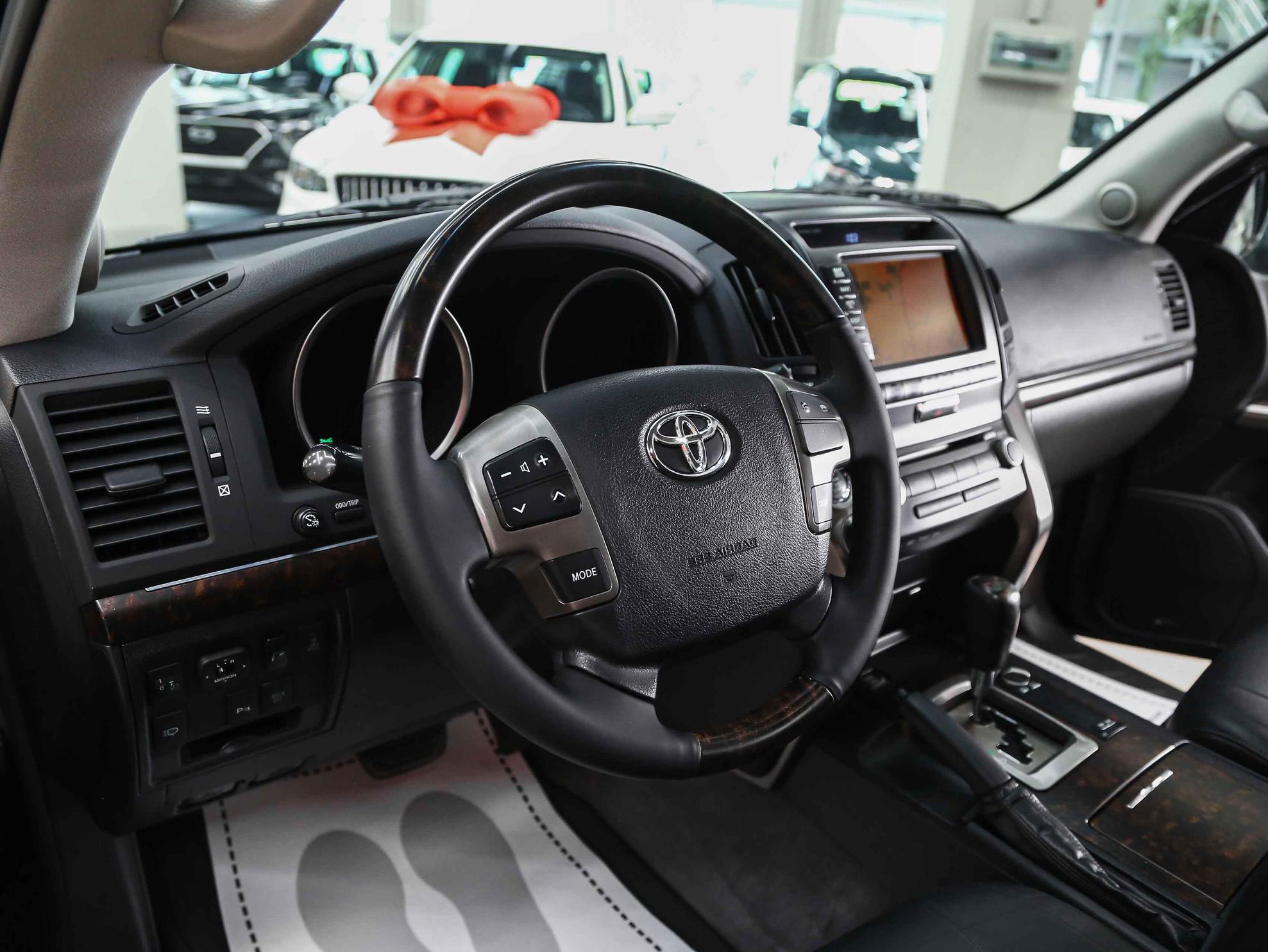 Toyota Land Cruiser 2011, черный, ДЦ Орехово