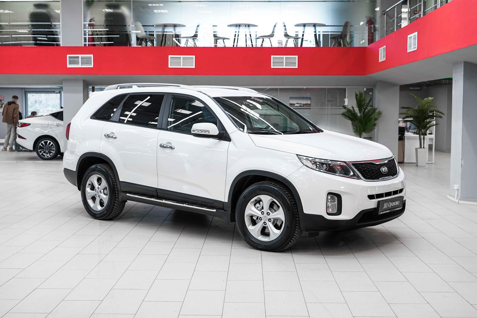 Kia Sorento 2012, белый, ДЦ Орехово
