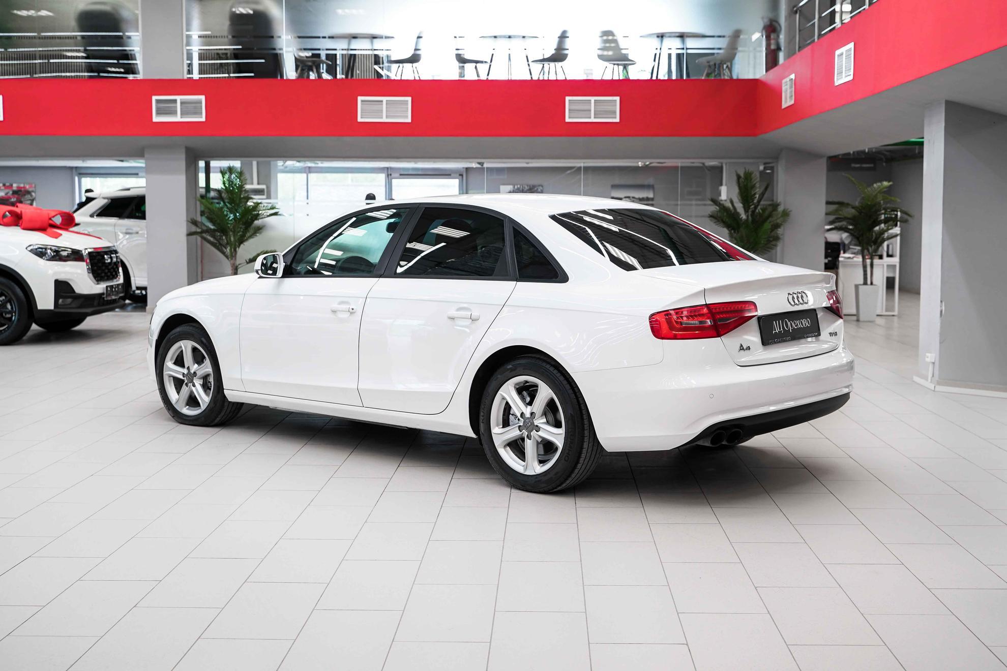 Audi A4 2013, белый, ДЦ Орехово