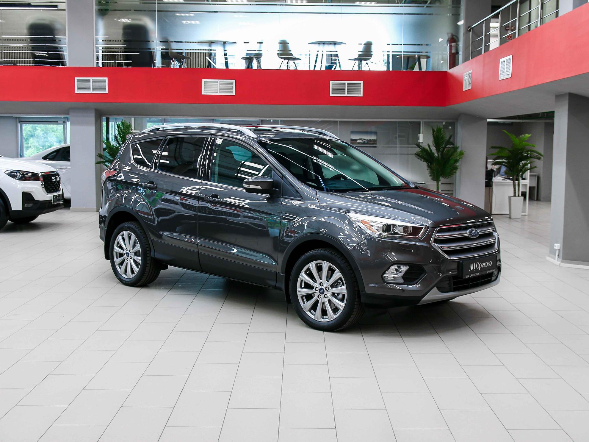 Ford Kuga 2016, серый, ДЦ Орехово