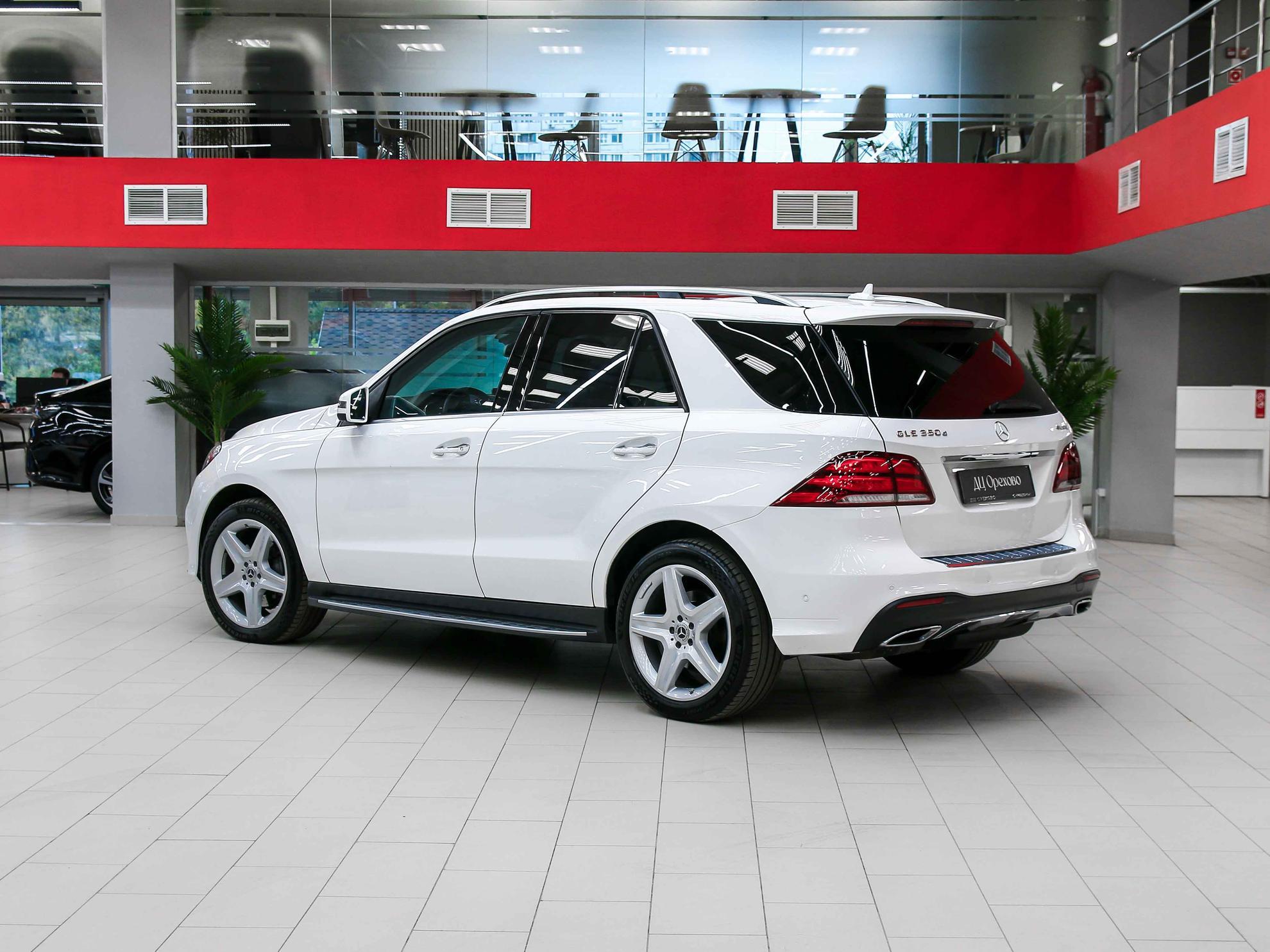 Mercedes-Benz GLE 2016, белый, ДЦ Орехово