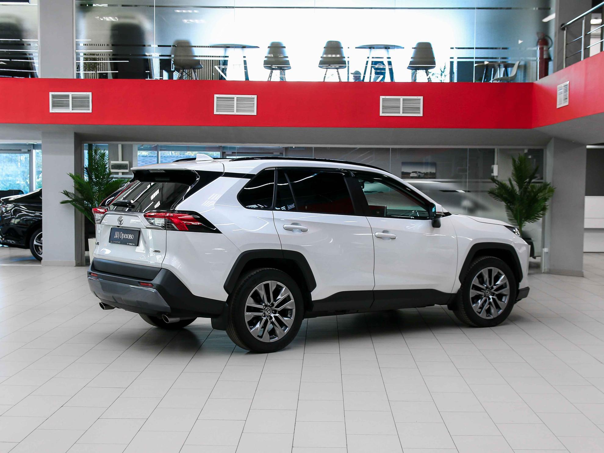 Toyota RAV4 2022, белый, ДЦ Орехово