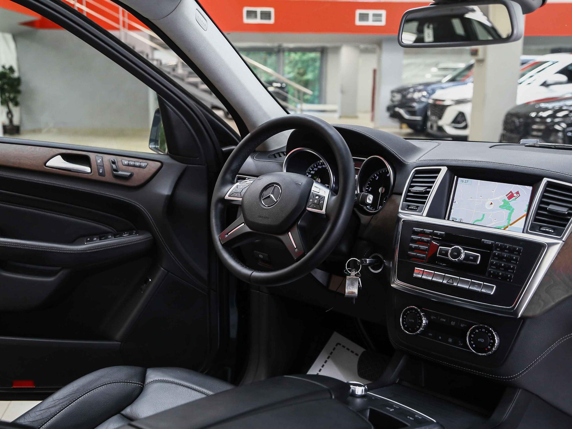 Mercedes-Benz M-Класс 2012, серый, ДЦ Орехово