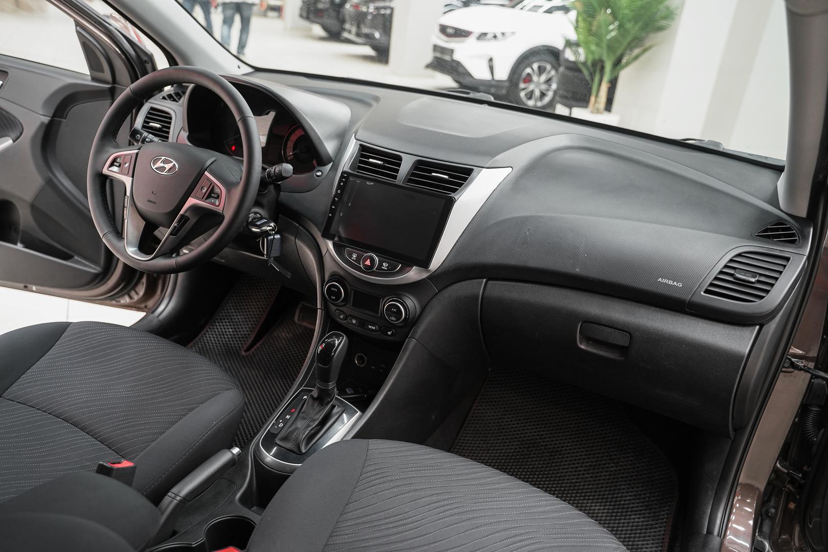 Hyundai Solaris 2014, коричневый, ДЦ Орехово
