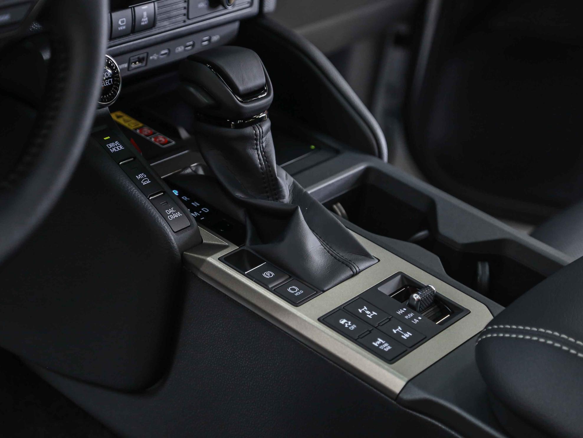 Toyota Land Cruiser Prado 2026, белый, ДЦ Орехово