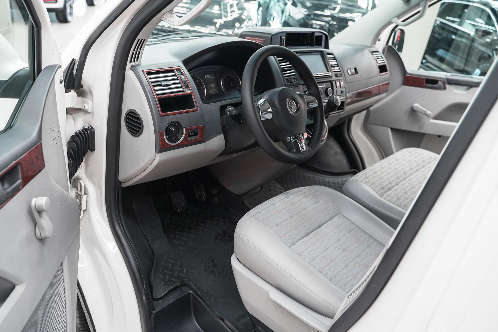 Volkswagen Transporter 2010, белый, ДЦ Орехово