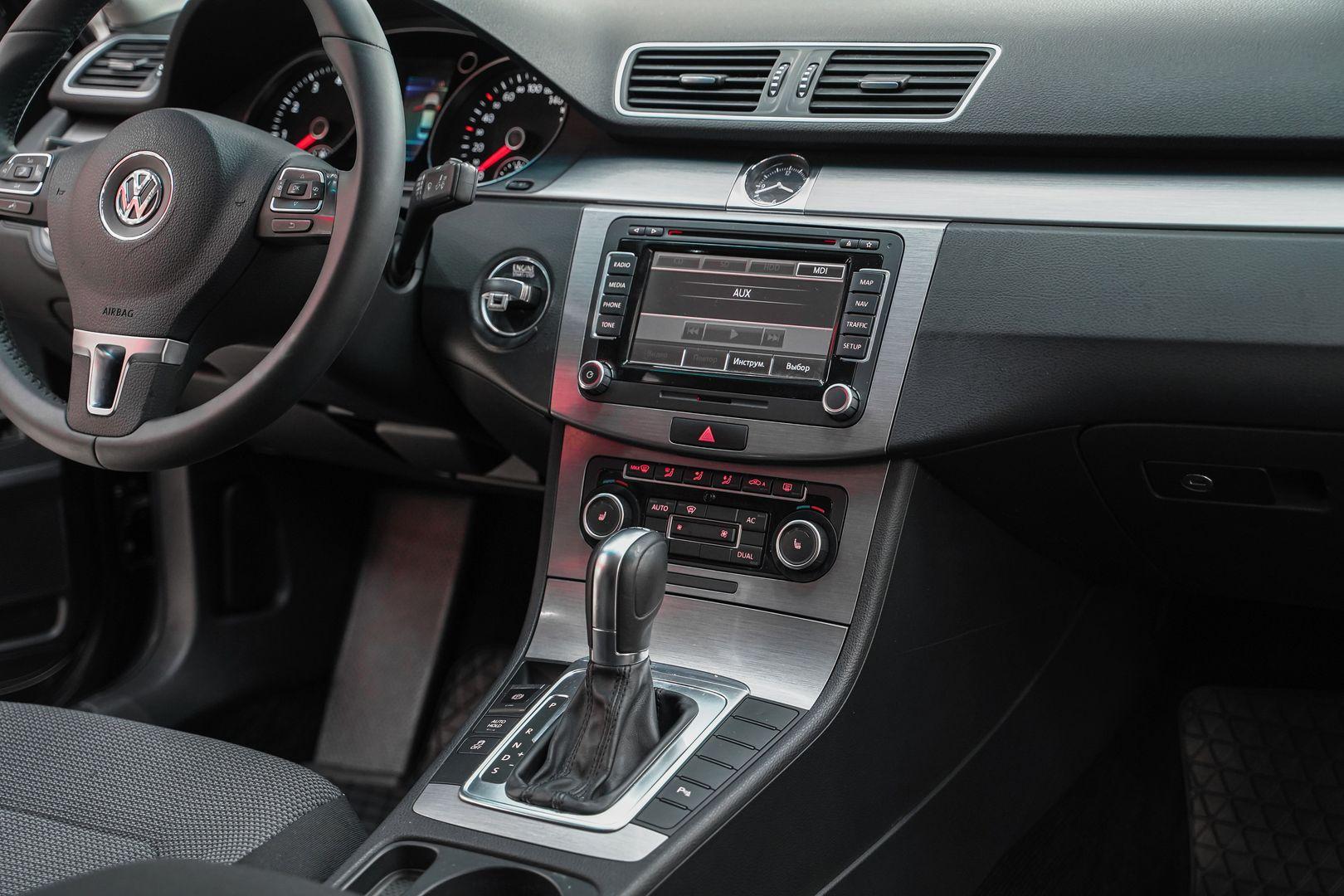 Volkswagen Passat 2011, черный, ДЦ Орехово